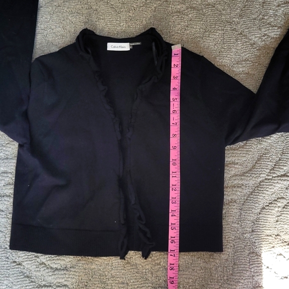 Calvin Klein Black Cardigan Cropped Fit Ruffle Detail Preppy Office NWT Sz Large - Picture 7 of 8